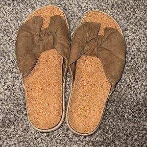 American Eagle Outfitters Tan Bow Sandals